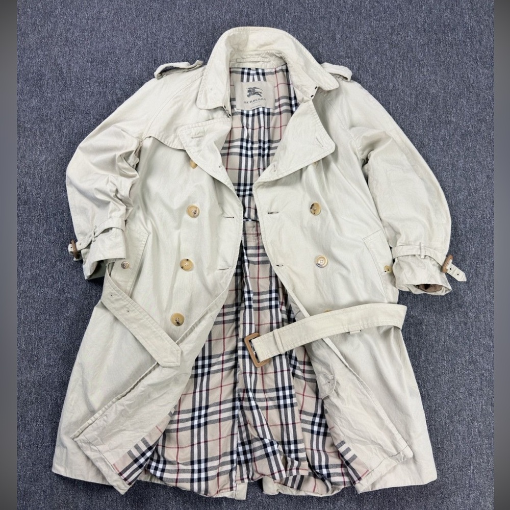 Burberry London Beige/Cream Trench Coat Size 52R